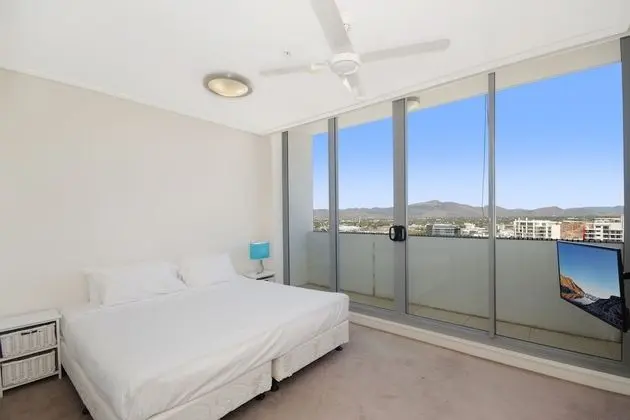 Property Vine - Dalgety Apartments - Oda