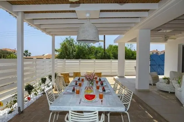 Protaras Villa Serifos By The Sea - Yerinde Yemek