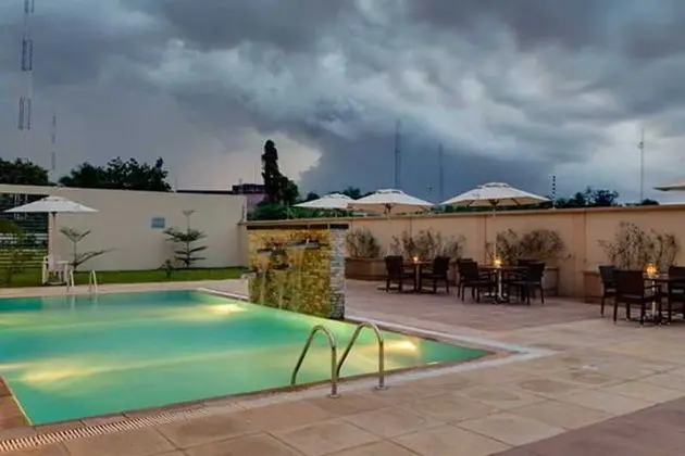 Protea Hotel Benin City Select Emotan - Havuz