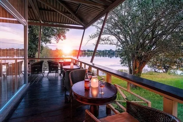 Protea Hotel by Marriott Zambezi River Lodge - Dış Mekan