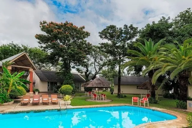 Protea Hotel by Marriott Zambezi River Lodge - Havuz