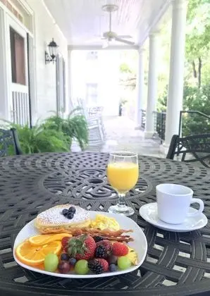 Providence Manor House Bed & Breakfast - Yerinde Yemek