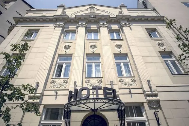 Public House Hotel - 1