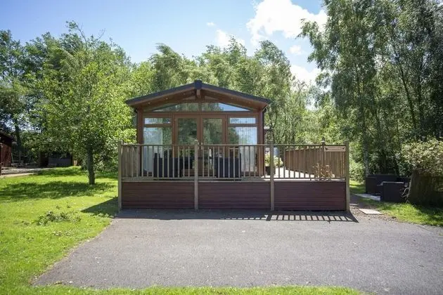 Puddleduck Lodge With Hot Tub, Northumberland