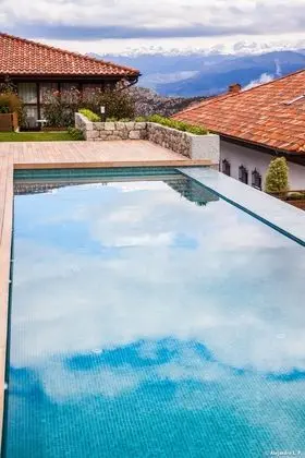 Puebloastur Eco Resort Wellness & Spa - Havuz