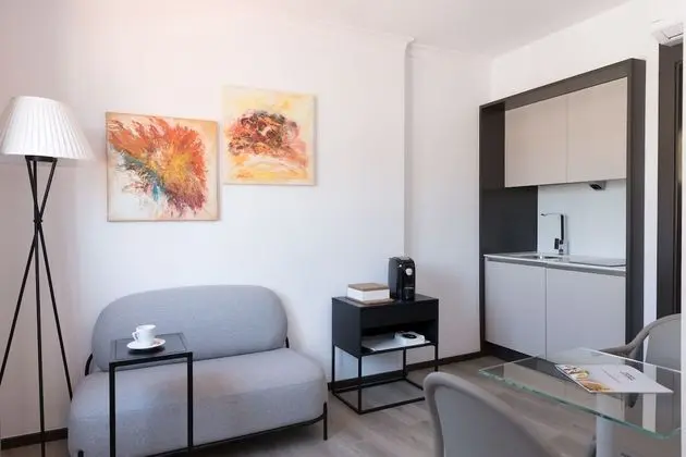 Puerta Catedral Holiday Suites - Oda
