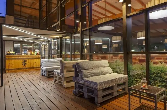 Hotel Puerta de Bilbao - Dış Mekan
