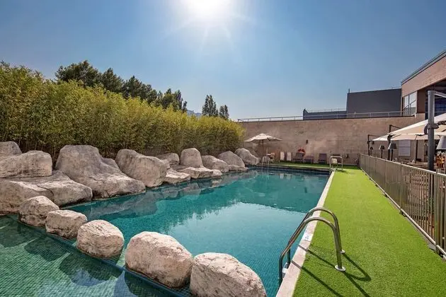 Hotel Puerta de Bilbao - Öne Çıkan Resim