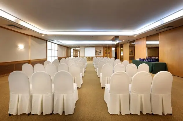 Hotel Puerta de Burgos - İş / Konferans