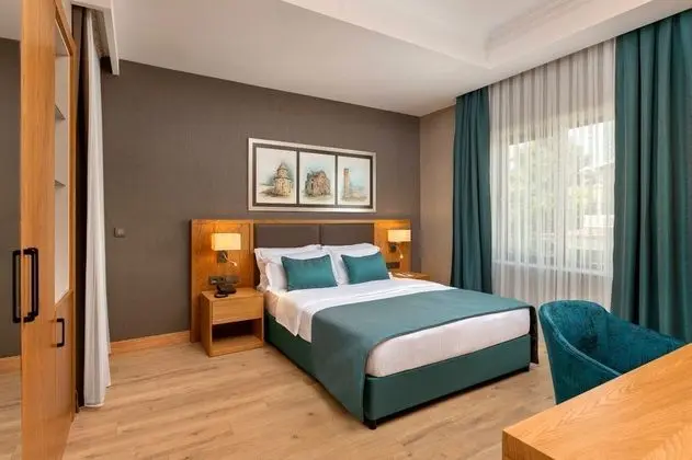 Pukka Hotel