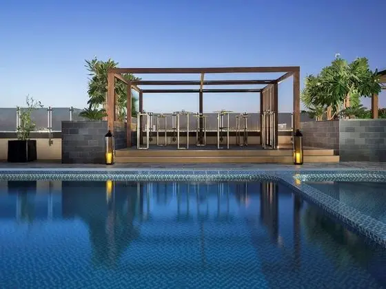 Pullman Dubai Creek City Centre Residences - Havuz