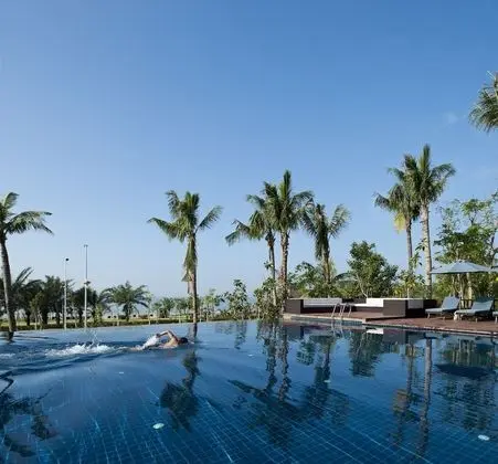 Pullman Oceanview Sanya Bay Resort & Spa - Havuz