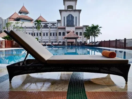 Pullman Putrajaya Lakeside - Havuz