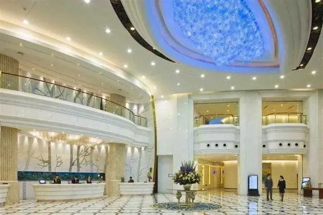 Pullman Shanghai Skyway