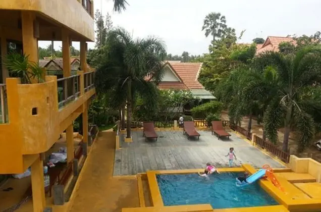 Pulsawat Palm Resort