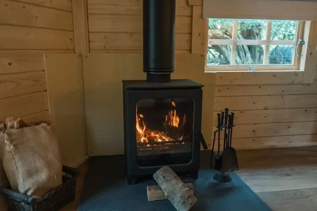Punch Tree Cabins, Couples, Outdoor Bath - İç Mekan