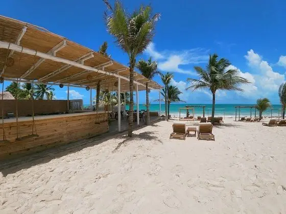Punta Blanca Beachfront Suites - Plaj