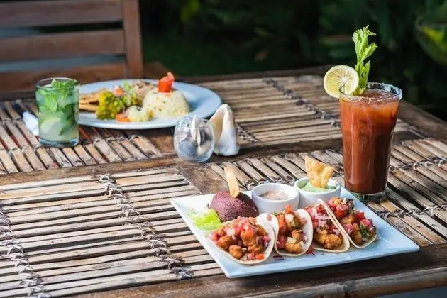 Punta Mango Surf & Beachfront Resort - Yerinde Yemek
