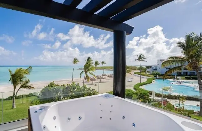 Punta Palmera Beach Front and Pool Views Cap Cana