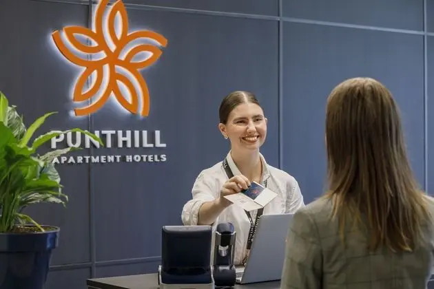 Punthill Essendon North - Lobi