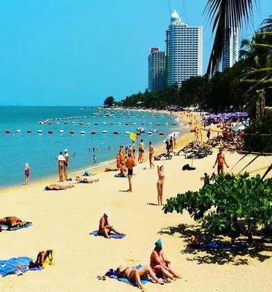 Punyapha Place Pattaya Beach - Plaj