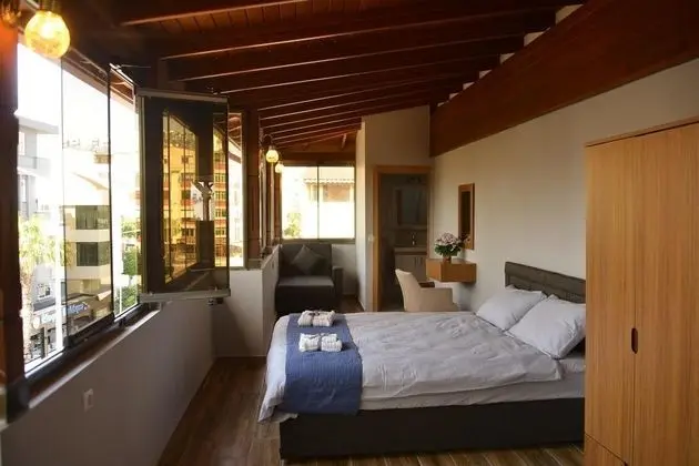 Pure Diamond Hotel
