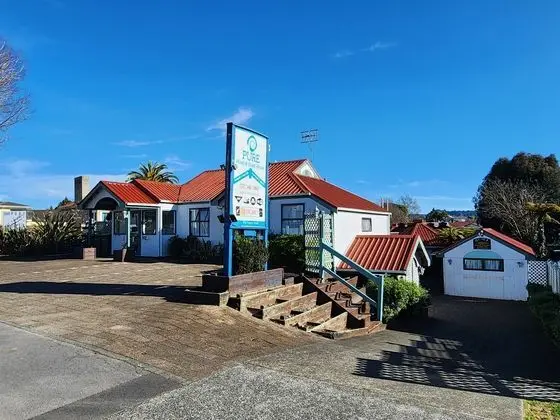 PURE Motel & Guest House - Dış Mekan