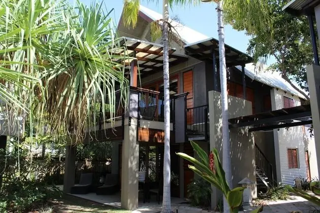 Pure Magnetic Villa 10