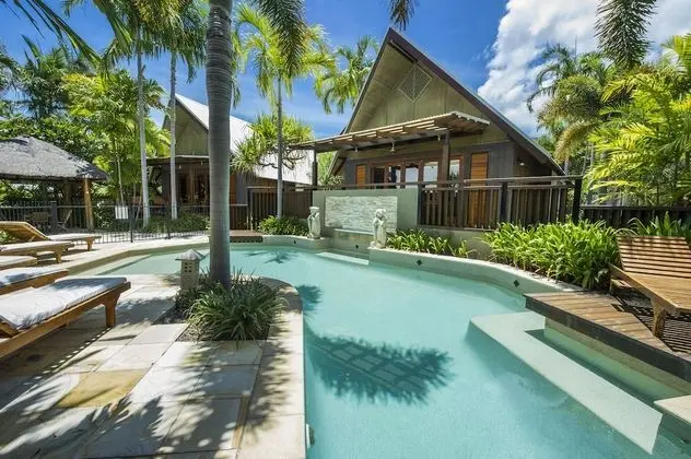 Pure Magnetic Villa 2 - Havuz