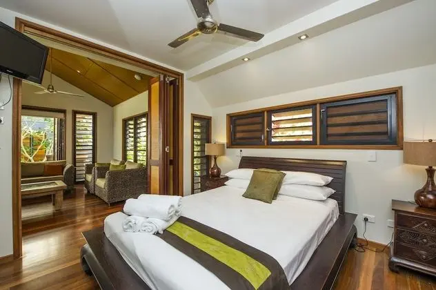 Pure Magnetic Villa 4 - Oda