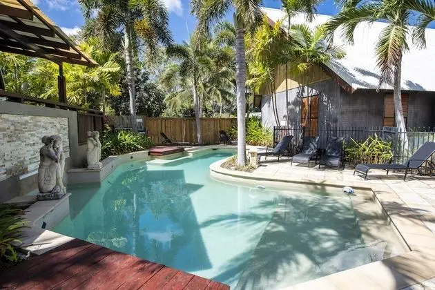 Pure Magnetic Villa 9 - Havuz