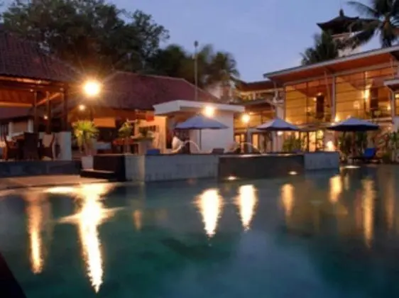 Villa Puri Ayu - Havuz