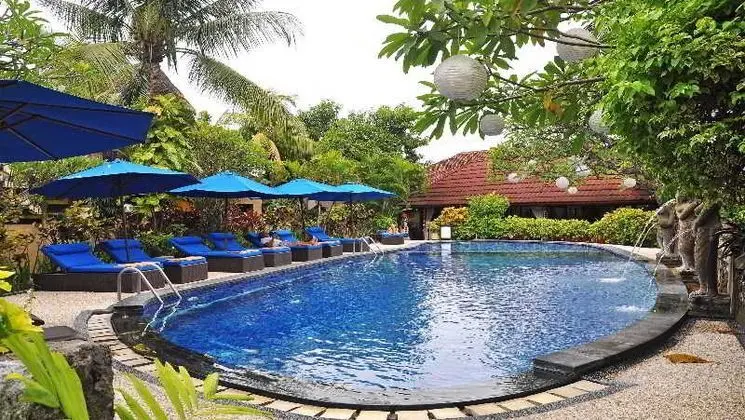 Puri Dewa Bharata & Villas - Havuz