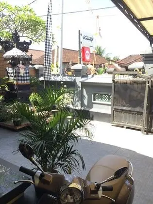Puri Kusuma Guest House - Dış Mekan