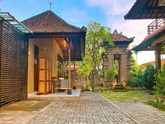 Puri Sading Hotel - Havuz