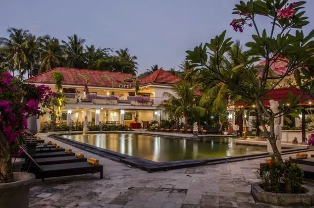 Puri Saron Senggigi Hotel - Havuz