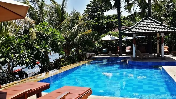 Puri Wirata Dive Resort and Spa - Havuz