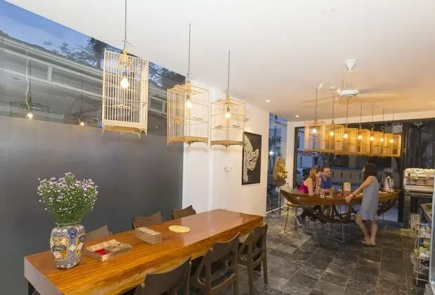 Purple Hue BnB Central Hub - Yerinde Yemek