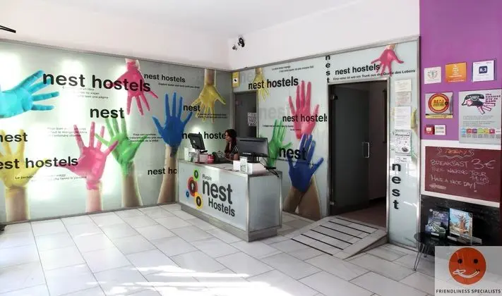 Purple Nest Hostel - Lobi