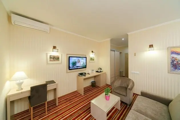 Puscha Congress Hotel - Oda