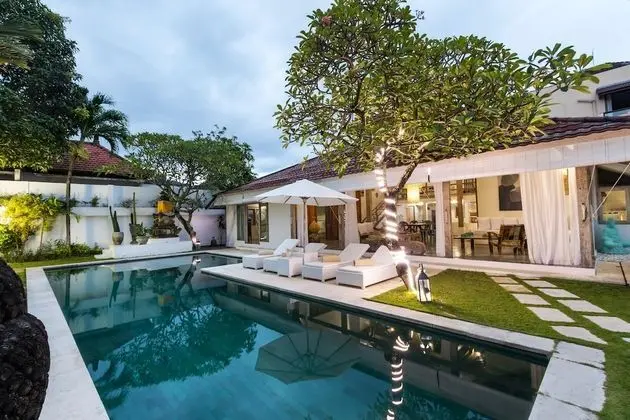 Villa Putih Seminyak