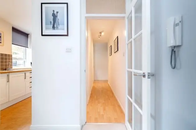 Putney Court - 1 Bed Apartment by BaseToGo - İç Mekan