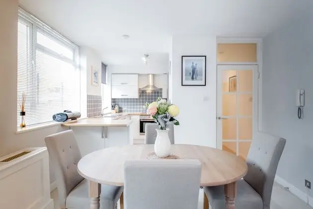 Putney Court - 1 Bed Apartment by BaseToGo - Öne Çıkan Resim