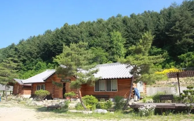 Pyeongchang Hwangtogudeulmaeul Pension