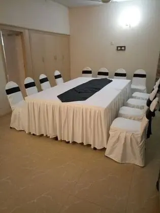 Pyramid international Guests House - İş / Konferans