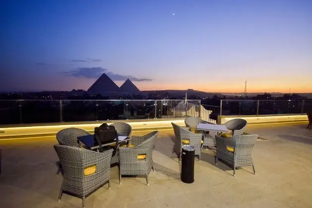 Pyramids Eyes Hotel