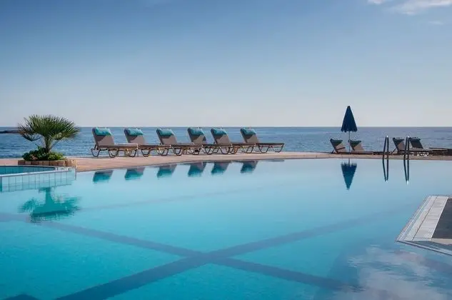 Pyrgos Beach Hotel Apartments - Havuz
