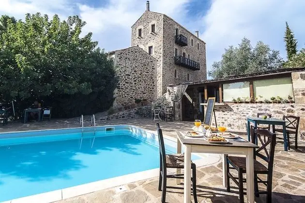 Pyrgos Petropoulaki - Havuz