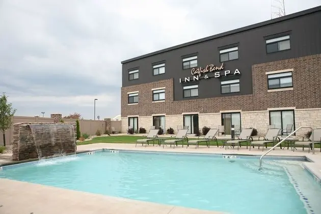The PZAZZ! Resort Hotel and Catfish Bend Inn & Spa