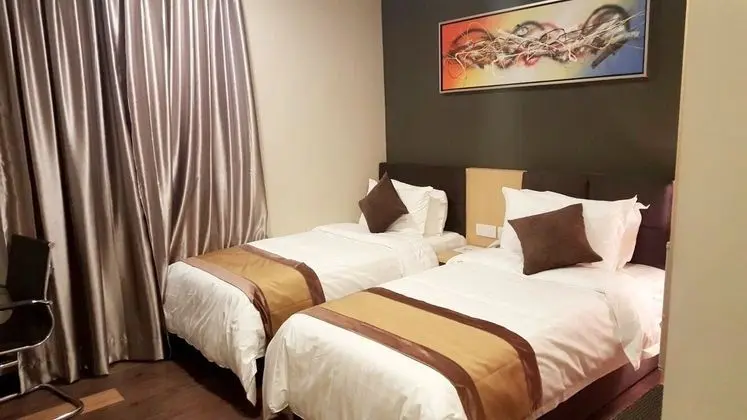 Q BINTANG HOTEL - Oda